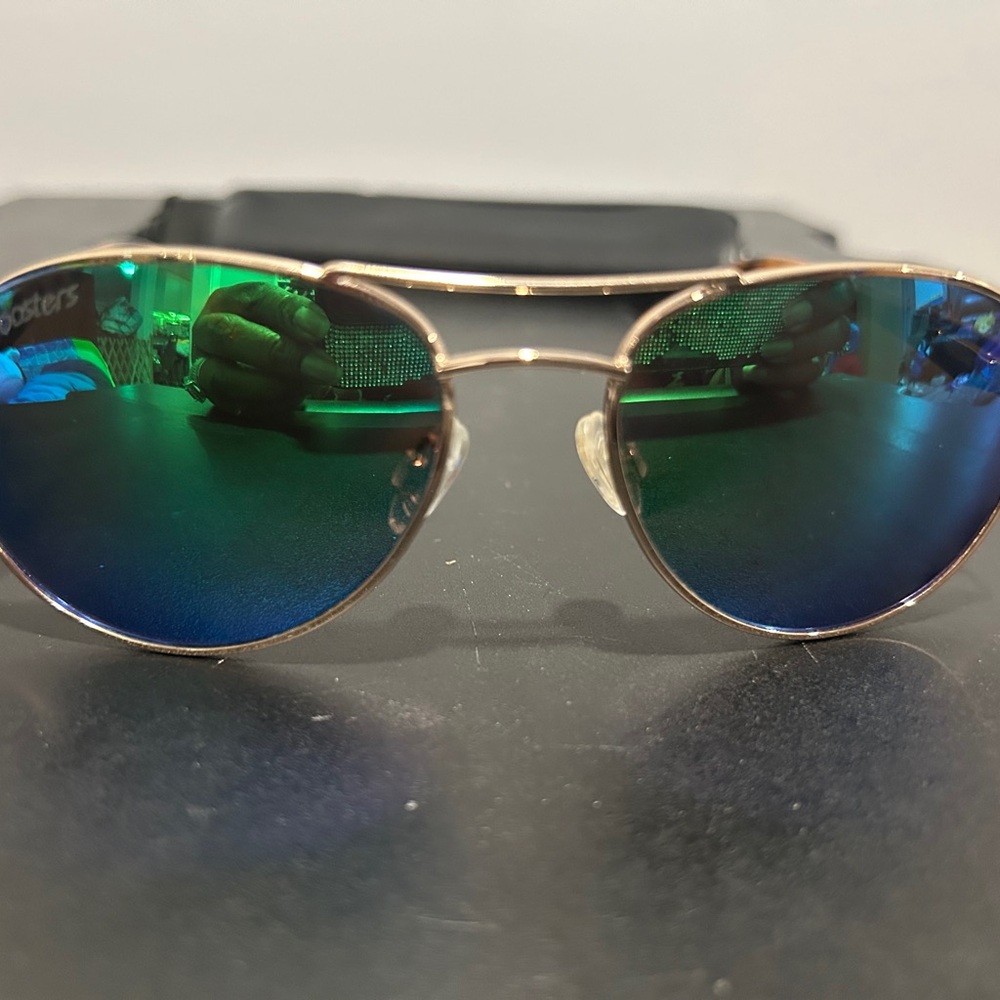 Roosters Early bird. Stylish Gold and Green Aviator Sunglasses